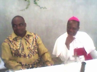 Société/Célébration : Mgr Touably bénit le demi siècle de notre confrère FAZ