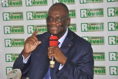 FAUTEUIL BLANC DU NOUVEAU REVEIL / Guikahué répond aux questions des journalistes : « Tous ceux qui sont partis, sont partis sur aucune base »