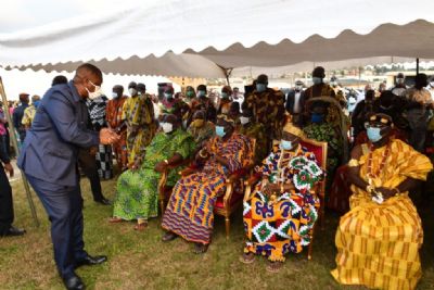 Cohésion sociale : le Premier Ministre Hamed Bakayoko exhorte les populations de Bonoua à cultiver le vivre-ensemble