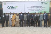 Lancement de la remise des kits téléphoniques à l’ administration publique - L’ Ansut équipe Ananda.