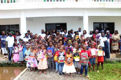 Grand-Lahou: Une Ong soulage plusieurs élèves