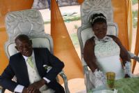 Coin du bonheur / N’goran François et Clémentine se sont dit oui pour la vie: le Nouveau Réveil honore un de ses collaborateurs marié