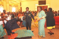 Reconnaissance : Les femmes célèbrent le médecin Général de brigade