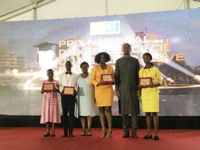 Prix d`excellence CIE : Les meilleurs élèves aux examens de fin d`année primés