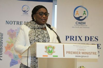 Droits de l’Homme en Côte d’Ivoire : Plus de 1000 structures sanitaires à l’intérieur du pays sans papier