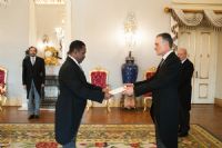 Diplomatie: SEM Koffi Fana Theodore présente ses lettres de créances au President Portugais
