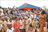 Des élèves renvoyés des cours pour n’avoir pas pris part au salut aux couleurs