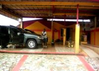 Lavage-autos: le ‘’boom’’ d’une activité qui fait vivre des familles à Abidjan