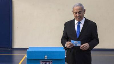 Elections : en Tunisie 2 outsiders arrivent en tête du 1er  tour de la présidentielle, en Israël, incertitude entre  Nétanyahou et Gantz  aux législatives