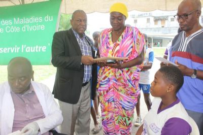 Journée internationale de la femme: La fondation des maladies du cœur célèbre l’événement au lycée jeunes filles de Yopougon