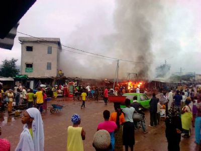 Man- Le grand marché a encore brûlé, des commerçants inconsolables