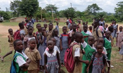 La Fondation ICI surpasse l’objectif de protection de l’enfance à moyen terme  (Communiqué)