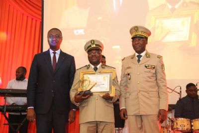 Douanes ivoiriennes : Ouattara Kouamé Nestor, Chef de section scanner de Noe, meilleur agent 2019