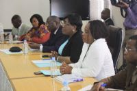 Anne Oulotto apporte le soutien du Gouvernement aux femmes déguerpies de la cité RAN Zone 4