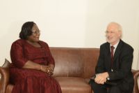 Coopération: Anne Ouloto reçoit en audience l’ambassadeur de Suisse