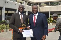 Prix d’excellence 2015: le mérite du Président Siama BAMBA reconnu