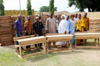 Education : Le Conseil régional du Béré fait don de 2500 table-bancs à plusieurs établissements scolaires de la région