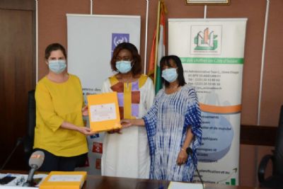 Impact socioéconomique de la COVID-19 en Côte d’Ivoire / Carol Flore-Smereczniak, représentante résidente du PNUD Côte d’Ivoire : « 25,9% des ménages ont eu des difficultés du fait de la hausse des prix »