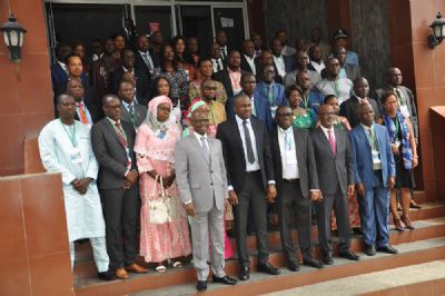 Les services postaux de la CEDEAO réfléchissent à Abidjan sur le commerce électronique