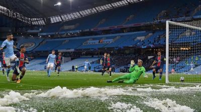 Ligue des champions: le PSG et l'OM connaissent leurs adversaires en phase de poules