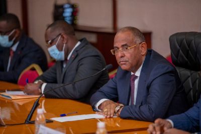 Lutte contre la vie chère : le gouvernement discute avec les acteurs pour contenir la flambée des prix