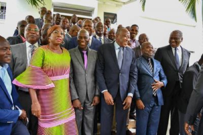 Grève/Education: le gouvernement et les syndicats s’accordent sur un cadre de dialogue