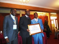 Distinction / Kaba Sékou, président du Conseil des Guinéens Résidant en Côte d’Ivoire reçoit le Prix Prestige de l’Acteur de Cohésion et Développement: l`allocution du Manager général de Prestige Production