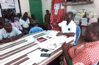 Insuffisance de salles de classes et de tables-bancs au lycée municipal de Sikensi