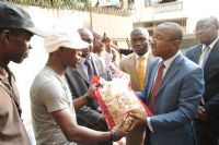 Dons de vivres et non vivres à 25 exilés de la crise postélectorale venus du Togo