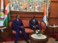 Arrivée du président nigérien Mahamadou Issoufou à Abidjan