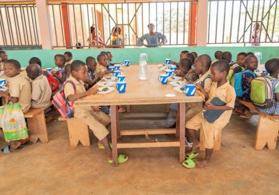 Abengourou, région de l'Indénié-Djuablin: un groupe privé contribue à la pérennisation de 65 cantines à travers 79,19 tonnes de vivres et de non-vivres