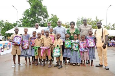 Abengourou: un don de 1 000 kits scolaires offerts aux élèves des écoles primaires du département