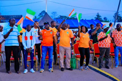 Aboisso / Le maire N'gouan Jérémie offre 12 villages CAN aux populations