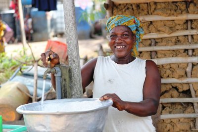 Amélioration de l’accès à l’eau potable : Le gouvernement pose un jalon important pour l’autonomisation de la femme