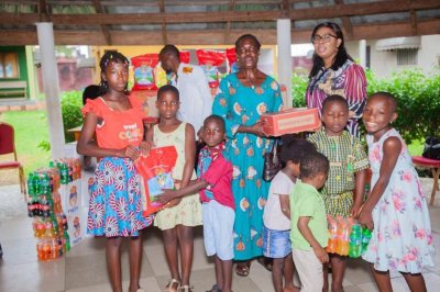 Actions sociales: Le village SOS d’Abobo et le Centre Remar reçoivent des dons en vivres de la Fondation KED