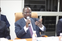 Le gouvernement ivoirien continue 