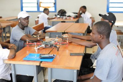 AGL Côte d'Ivoire soutient l’innovation technologique au concours de Robotique Technoxian 2025