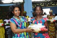 Journée d’hommage et de partage : Plus de 300 femmes du Moronou célébrées par Mmes Bédié et Ahoua N’Doli