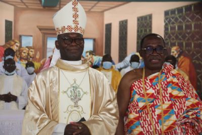 Aka Aouélé ＂rend grâce à Dieu＂ pour ses 25 années de vie politique