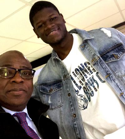 Journée de mondiale de l’Afrique 2021 : le basketteur de NBA, Mo Bamba félicite la Fondation Children of Africa