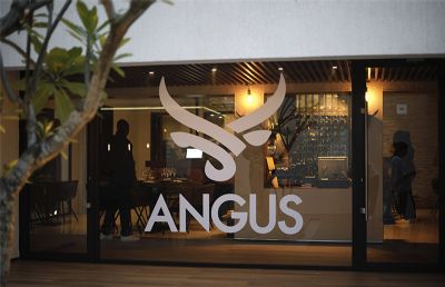 Le restaurant ANGUS offre privilège aux utilisateurs de la carte Visa prépayée Abidjan.net