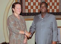 L’Ambassadrice de la Grande-Bretagne et Bédié parlent de coopération