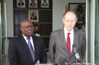 L’UE renforce son appui au projet de dialogue de la police nationale avec la population