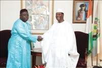 Le Chef de l’Etat a reçu deux Emissaires du Président de la Gambie