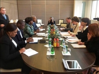 Visite officielle en France/ la ministre ivoirienne de la Santé rencontre son homologue français