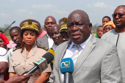 Autoroute Yamoussoukro -Tiébissou : six marchés remis aux populations de six villages situés sur le tronçon