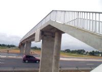 Abidjan : Malgré l’existence des ponts piétons, les populations continuent de défier la mort sur les voies expresses