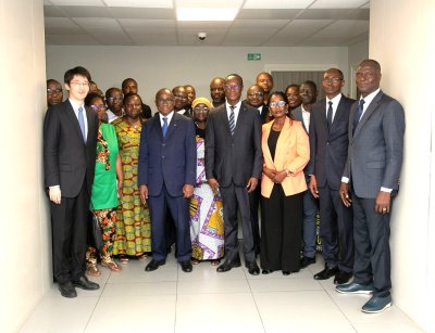 Avant l'ouverture des sept établissements de formation professionnelle (projet AVIC) : 16 gestionnaires d'établissements partent en formation d'un mois en Chine