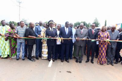 Infrastructure routière : l`axe Akoupé-Kotobi- Bongouanou à nouveau praticable, les populations rendent hommage à Alassane Ouattara