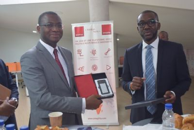 Visite dans les rédactions : Le Ministre Sidi Touré échange avec le personnel de PIXAFRICA